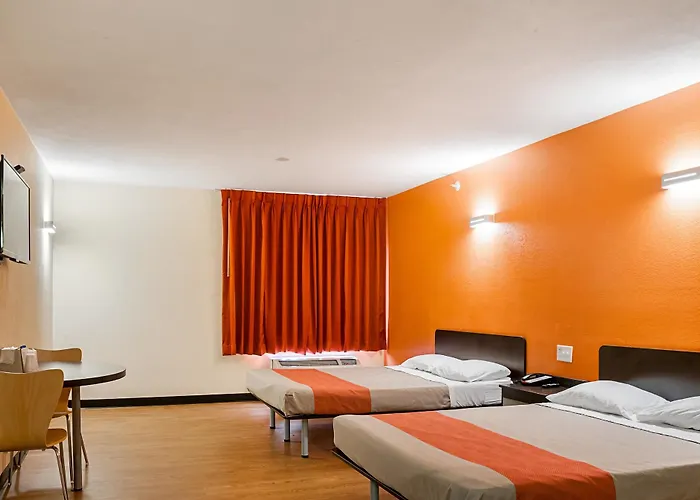 Motel 6-New Orleans, La - Near Downtown