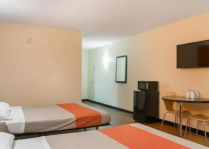 Motel 6-New Orleans, La - Near Downtown