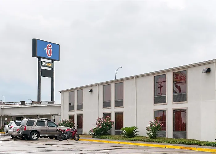 Motel 6-New Orleans, La - Near Downtown